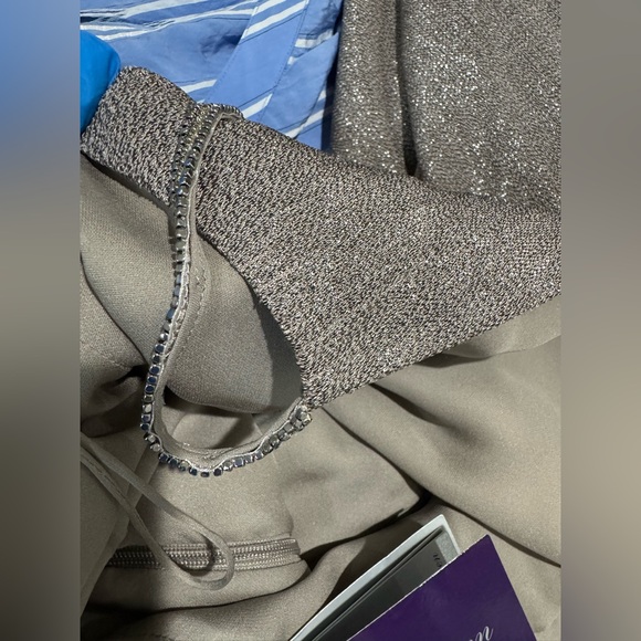 $3990 Ralph Lauren Collection

Natalie Silk-Blend Gown size 8 - Picture 17 of 17